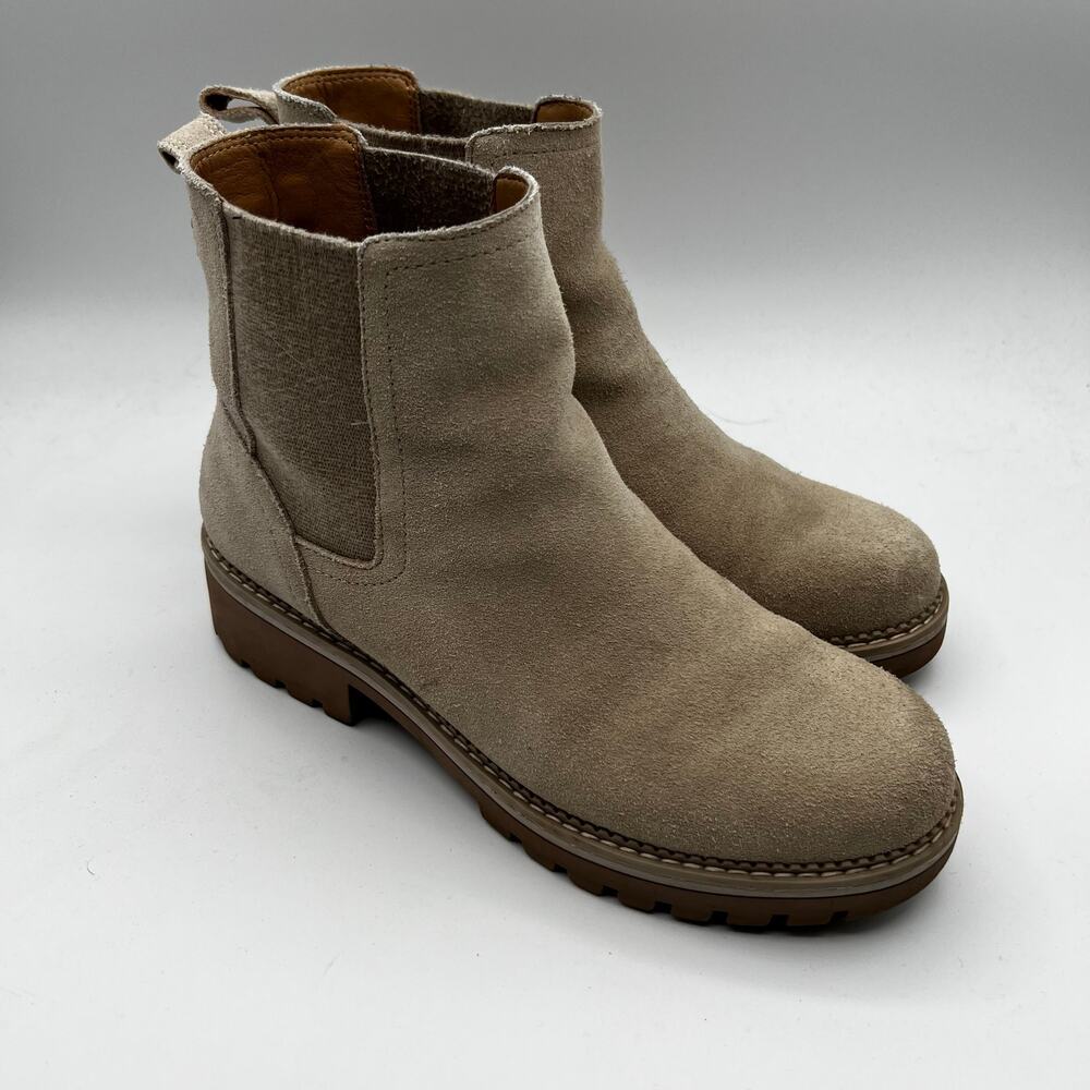 Crown Vintage Light Tan Suede Pull On Chelsea Boots Size 8